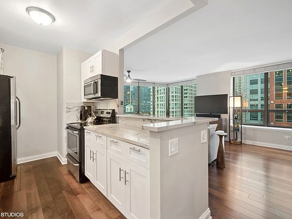 5th image of 400 N La Salle Dr APT 1505