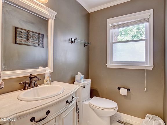 4th image of 5744 Oak Bluff Ln