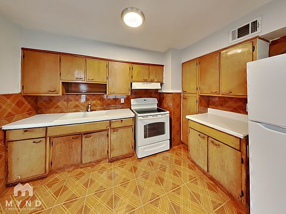3rd image of 730 Hill St #C
