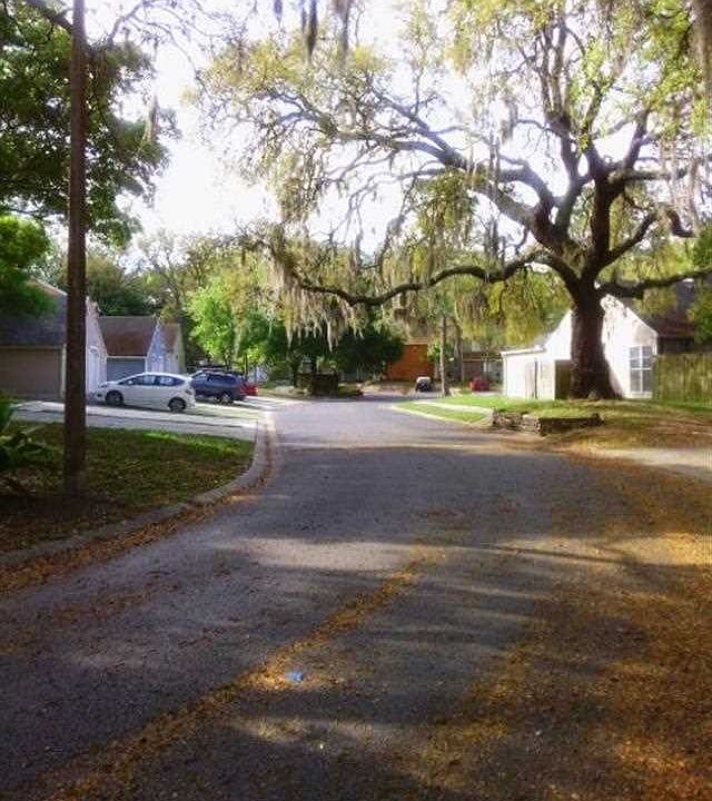 2nd image of 9468 Forest Hills Pl