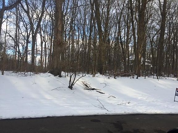 3rd image of 71353 Covington Bluff Ln