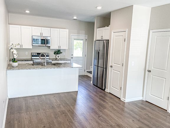 5th image of 343 Kristen Ct