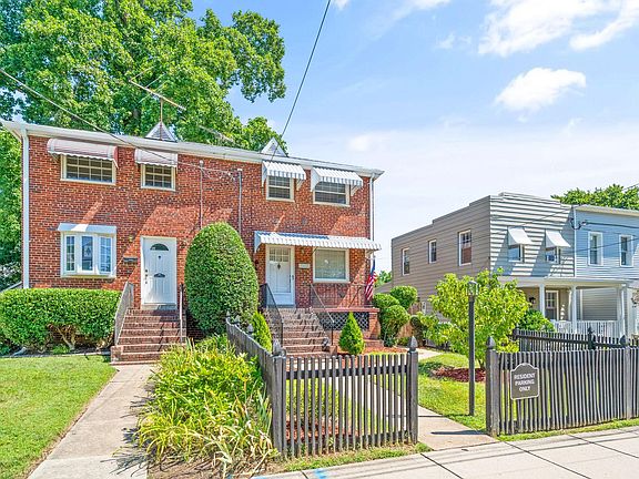 3rd image of 9 W Caton Ave