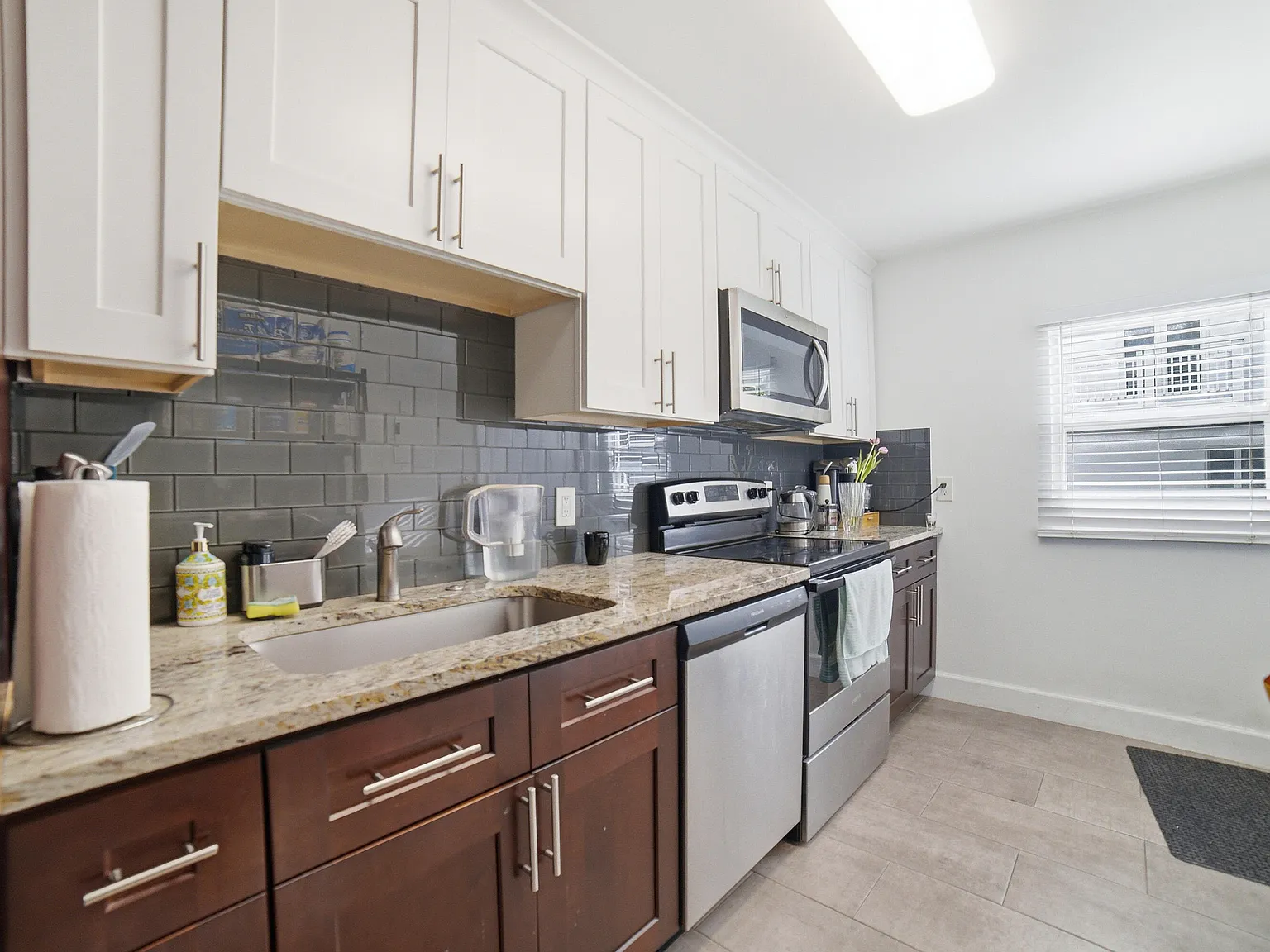 2 bed, 1.0 bath, 1400 sqft, $2,500 — Photo 4