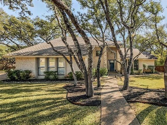 3rd image of 1801 Trevino Dr