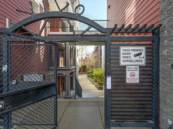 3rd image of 555 Franklyn St #316
