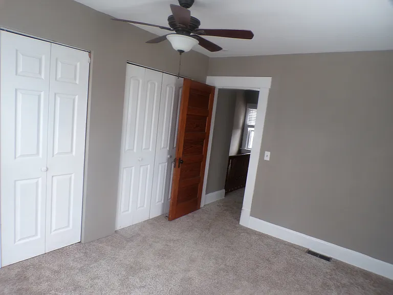 905 Beech St — Photo 10