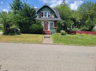 562 Hawthorne Pl, Sharon, PA 16146