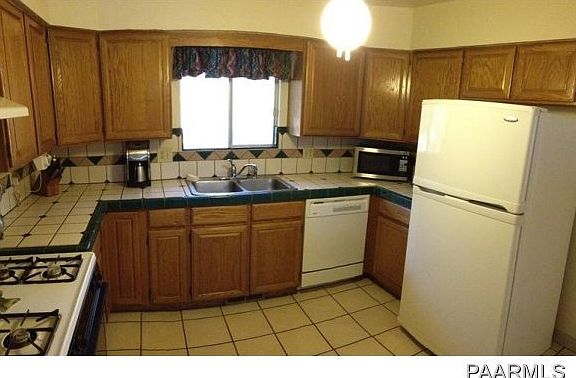 3rd image of 2561 N Country Park Dr