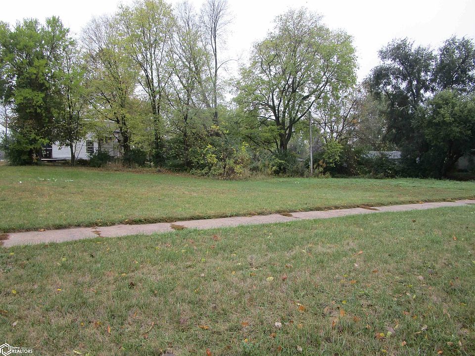 2nd image of 823 E Rocksylvania Ave