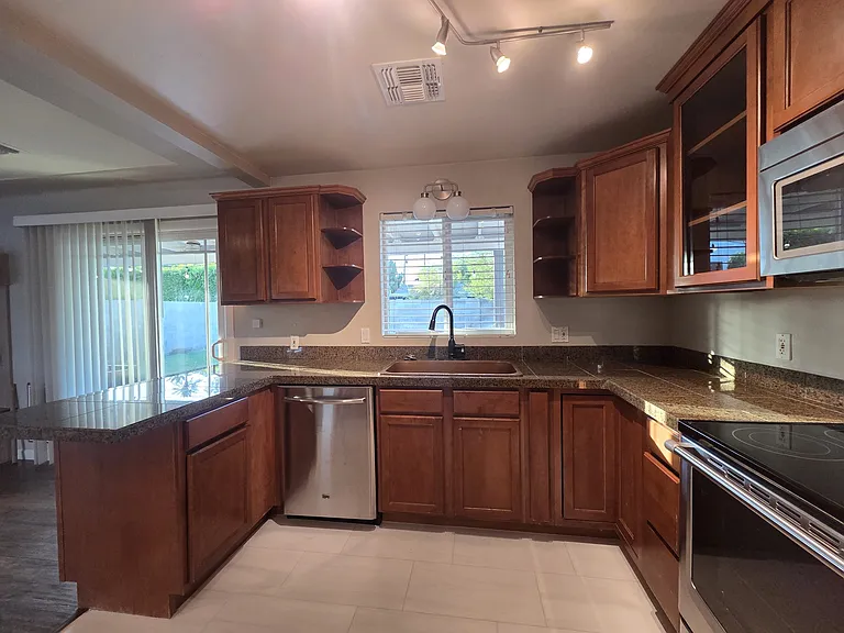4242 E Montecito Ave — Photo 7