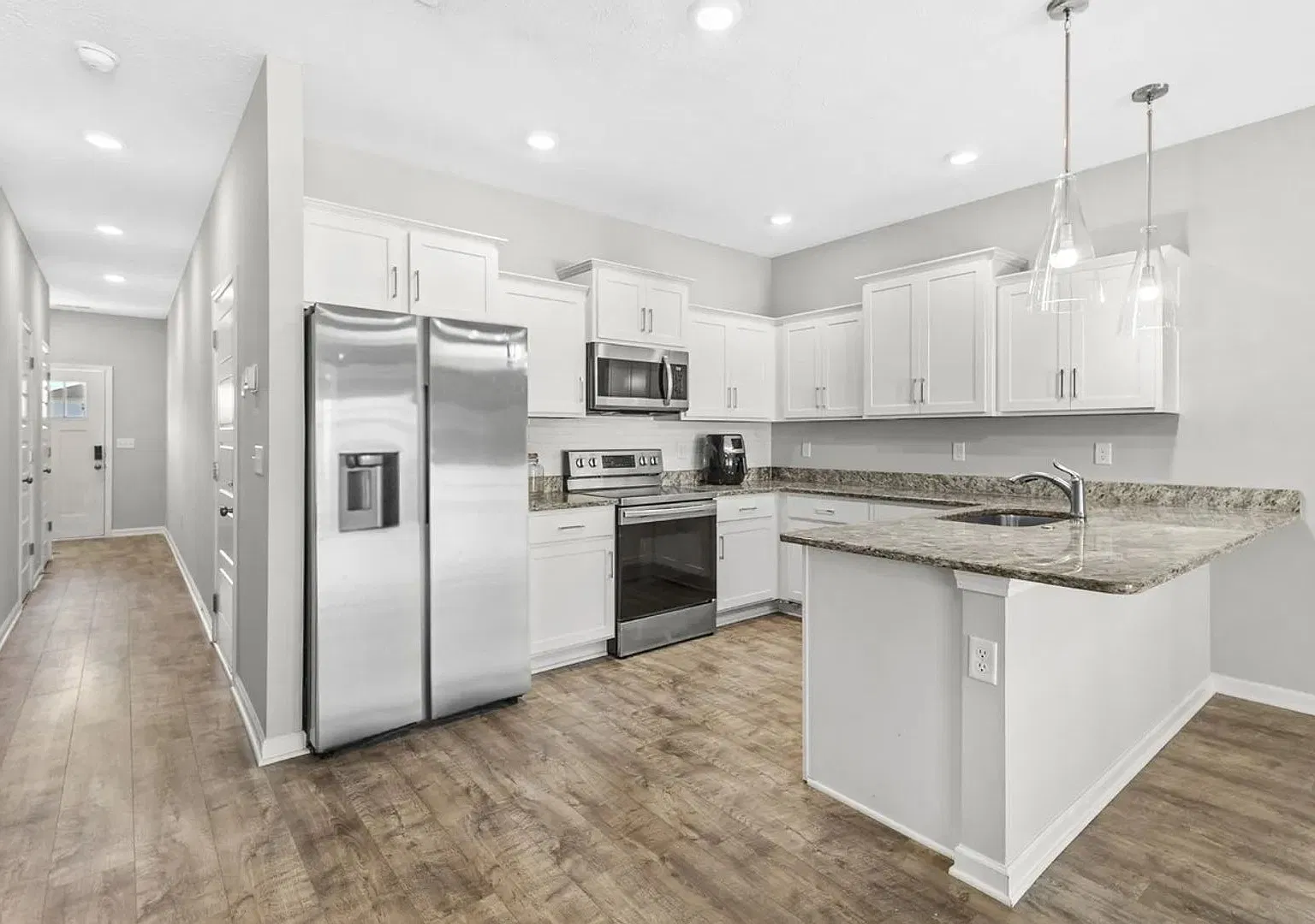 Beautiful 3 Bed, 2.5 Bath Townhouse in Murfreesboro! — Photo 4