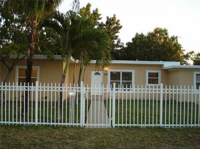 1st image of 530 NE 133rd St