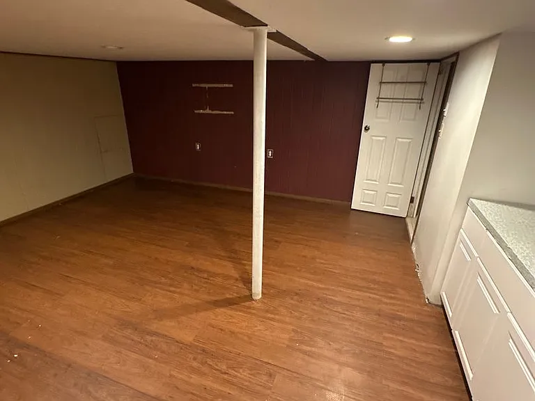 662 York St — Photo 24