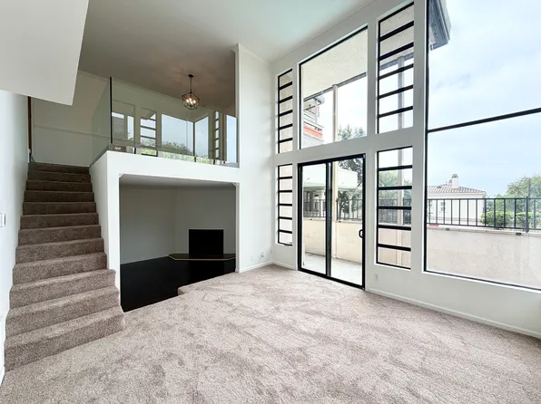 2525 E 19th St APT 10, Signal Hill, CA 90755