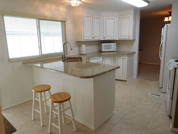 2nd image of 254 Sun Air Cir