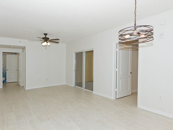 3rd image of 5090 Fairways Cir APT 107