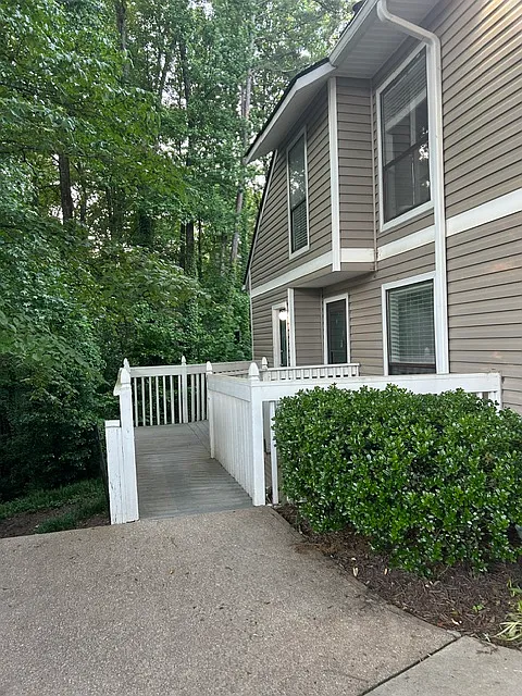 Building Photo - 1203 Wynnes Ridge Cir SE