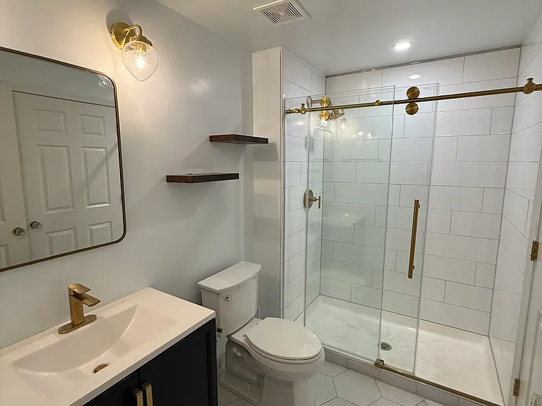 2720 W Cortland St #202 — Photo 10