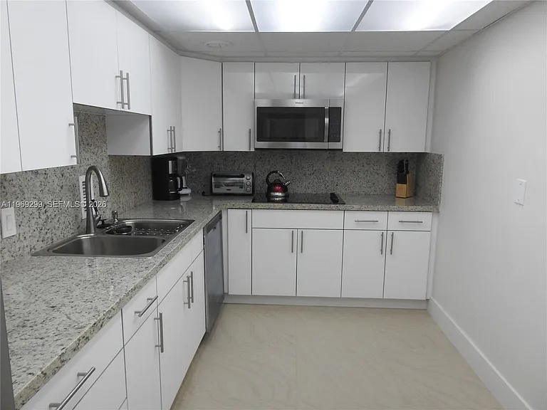 3901 S Ocean Dr #Penthouse 16Z — Photo 5