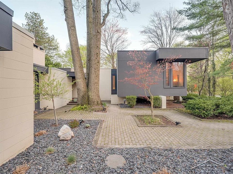 5208 Sunset Dr, Midland, MI 48640 | Zillow