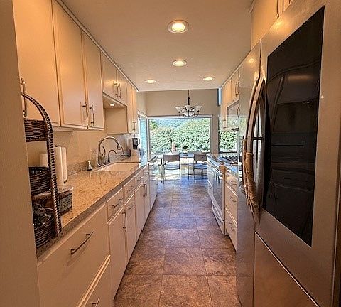 5th image of 80 Encanto Ln