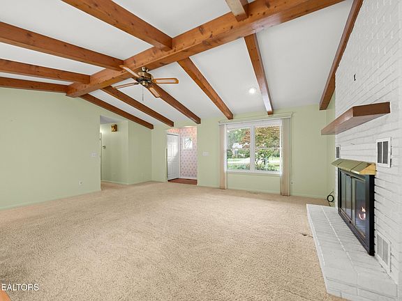 4th image of 238 Lakeview Dr