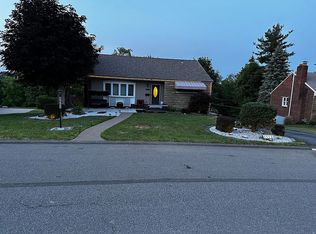 4663 Country Club Dr, Pittsburgh, PA 15236