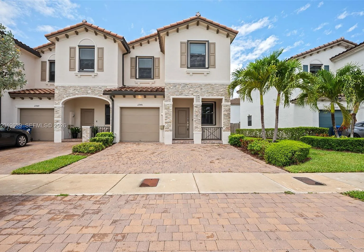 4 bed, 2.5 bath, 1820 sqft, $3,400 — Photo 1
