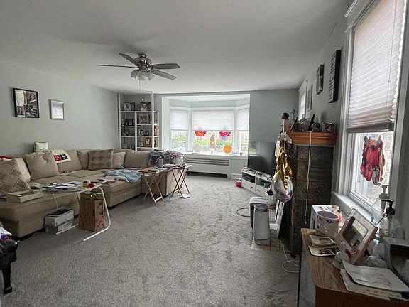 3rd image of 1531 Longshore Ave