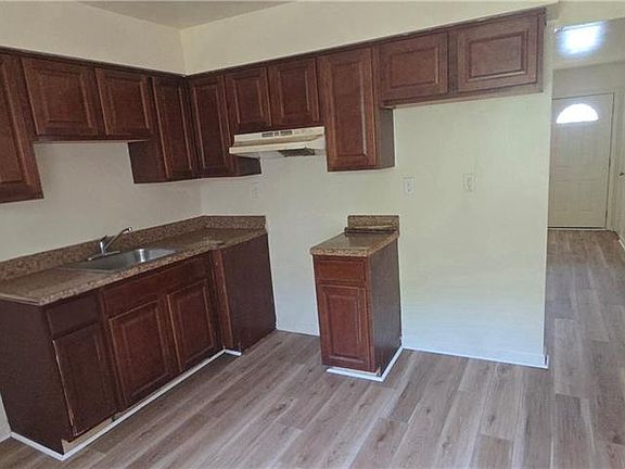 4th image of 2315 Cary Ave