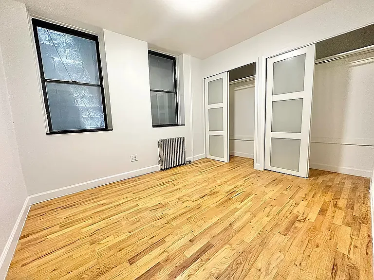 150 De Graw St #1 — Photo 4