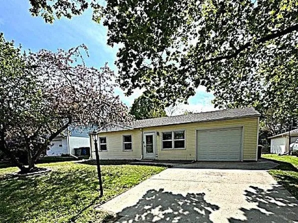 1103 Shenandoah Ave, Rockford, IL 61108