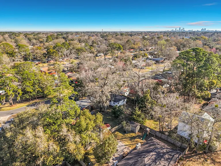 5330 Quan Dr — Photo 40