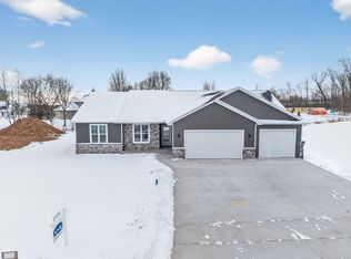 W7083 Otis Dr, Greenville, WI 54942