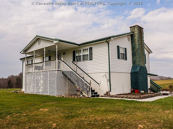 4th image of 1379 Gwinn Rd