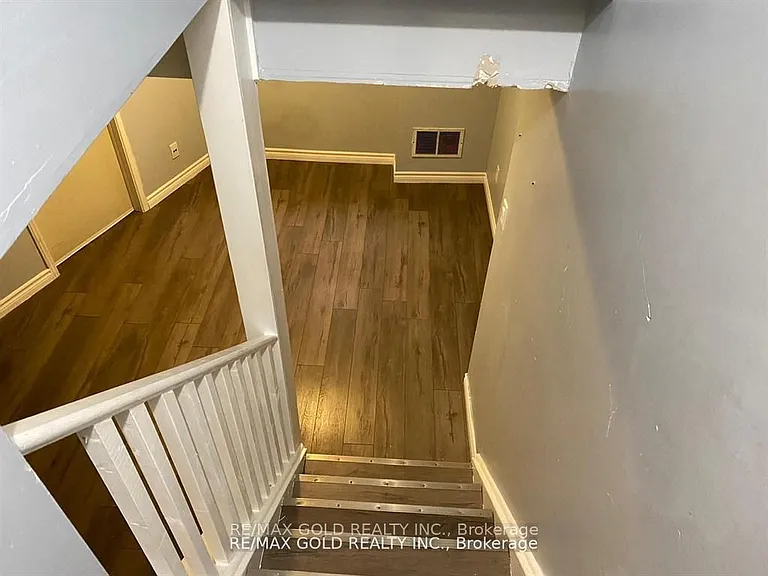 27 Middlecote Dr #BASEMENT — Photo 11
