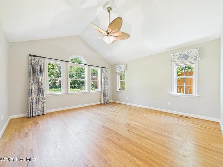 2912 Oberlin Rd — Photo 30