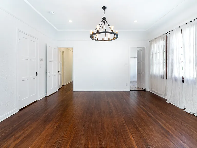 115 N Sycamore Ave — Photo 12