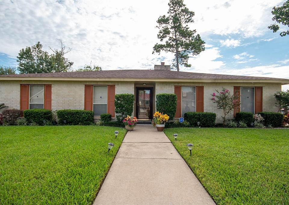 Landscape 4-2-2 on a corner with updates