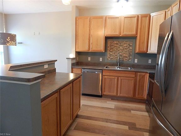 3rd image of 111 Marble Ct