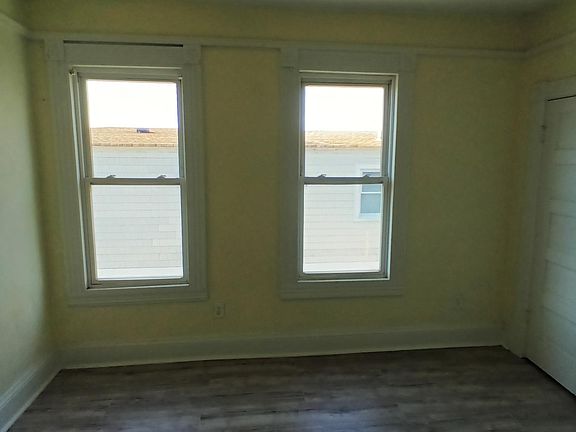 3rd image of 720 W 27th St #2