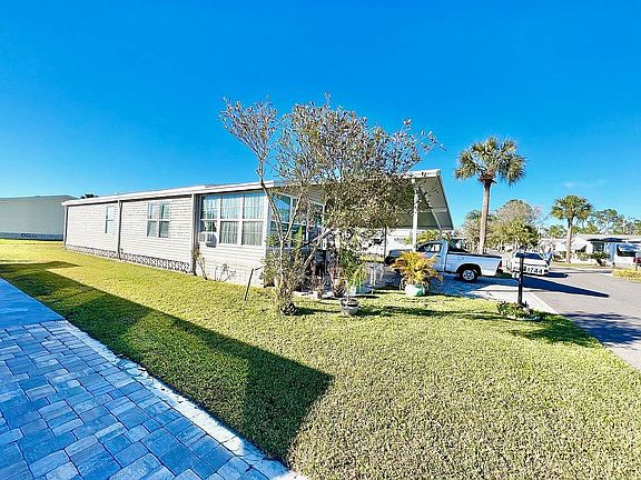 3rd image of 1744 Conifer Ave #51
