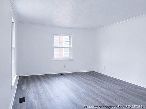 5th image of 218 Viking Rd