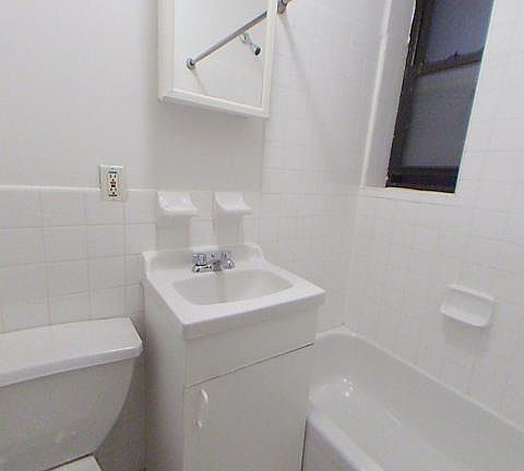 3rd image of 11 Jones St APT 16