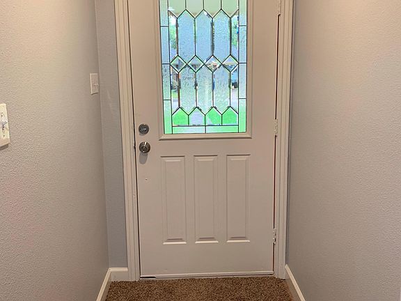 5th image of 710 Carriage Dr