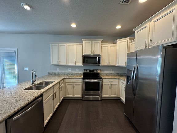 3rd image of 4435 Oak Orchard Cir
