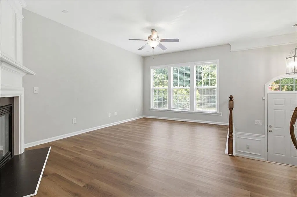 3 bed, 3.5 bath, 1722 sqft, $2,350 — Photo 3