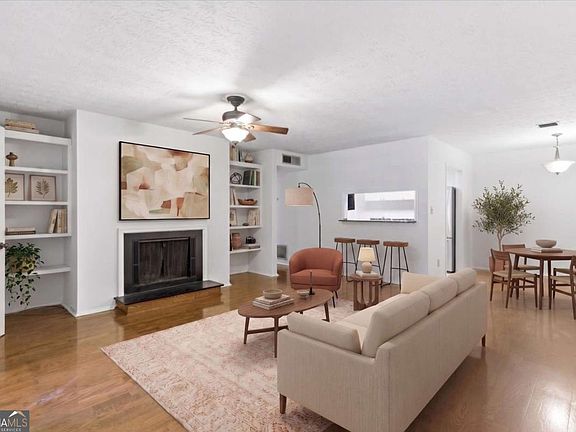 3rd image of 1011 Summit North Dr NE #1011