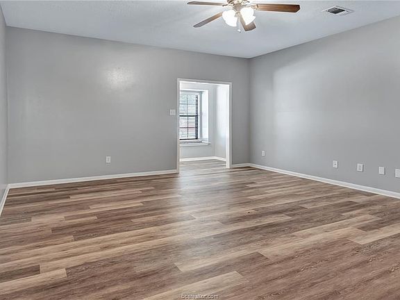 5th image of 3204 Callie Cir